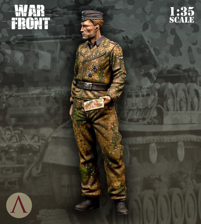 SS TANKER OFFICER 1:35